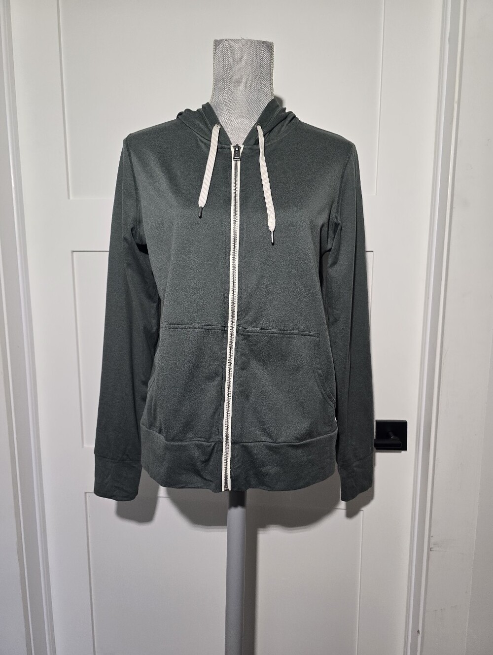 VUORI halo Performance Hoodie